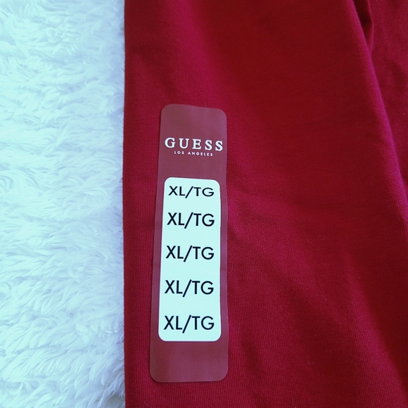 Guess❓Logo with Leopard🐆 Border Tee - NWT - Picture 6 of 11